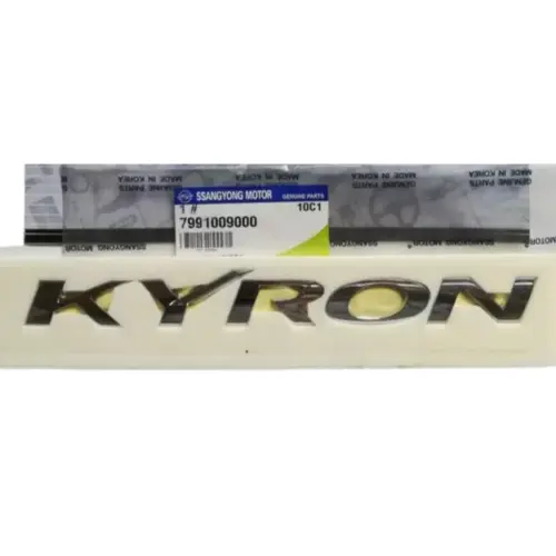 EMBLEMA "KYRON" TAMPA TRASEIRO SSANGYONG KYRON 7991009000 79910-09000 JP001927